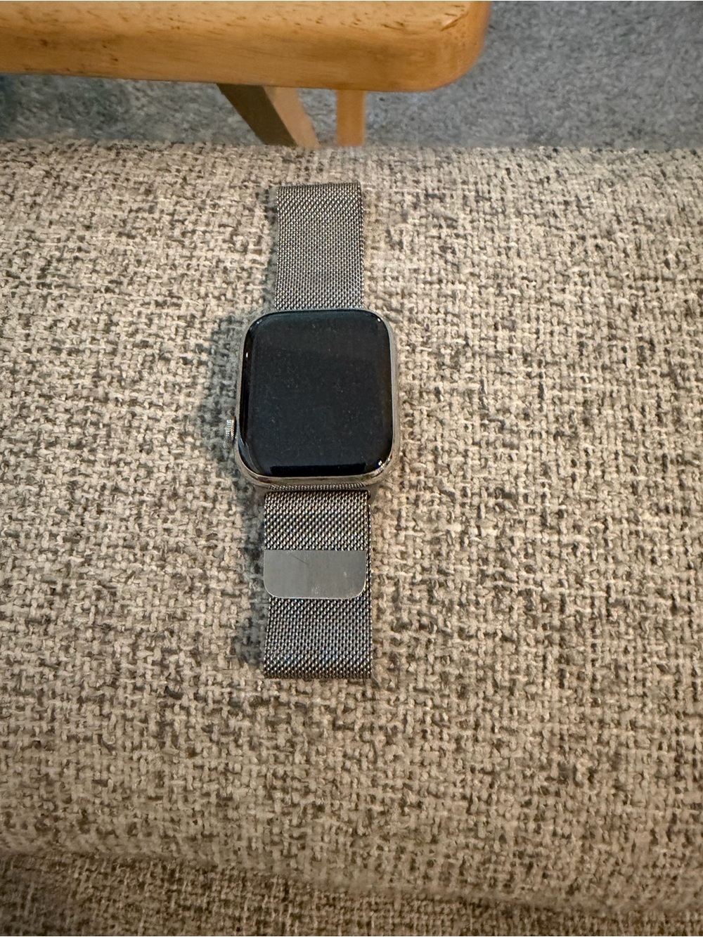 Apple Watch Series 7 Silver Stainless Band previously on Verizon network